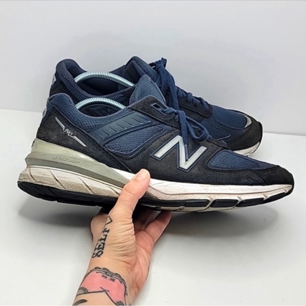 New Balance 990 v5